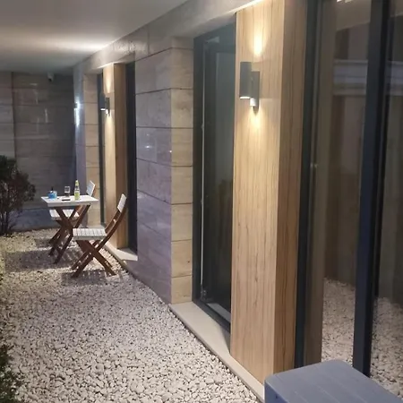 Lägenhet In Evargreen Complex With Terrace