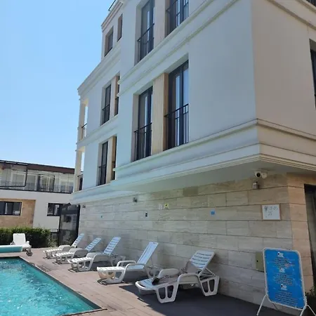 Appartement In Evargreen Complex With Terrace *