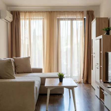 Appartement In Evargreen Complex With Terrace